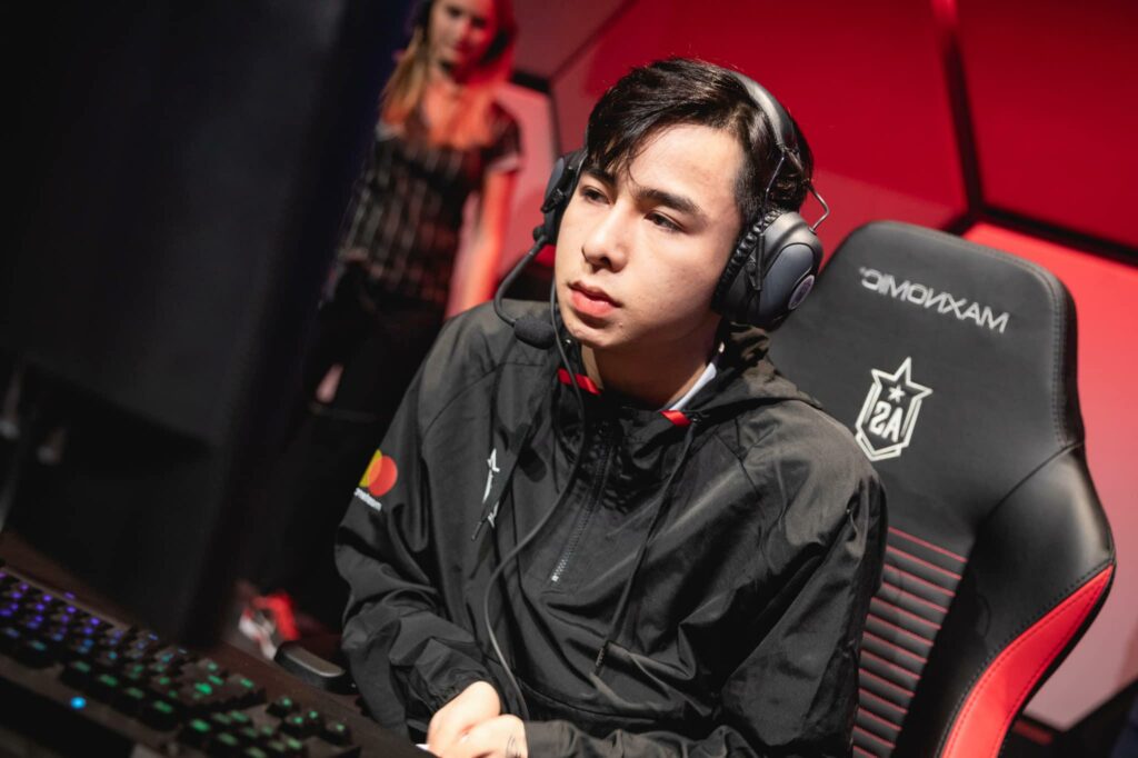 LMHT: Streamer hướng nội - SofM bỗng được đổi tên thành 'Mai Quang Duy' sau 2 ngày lên sóng