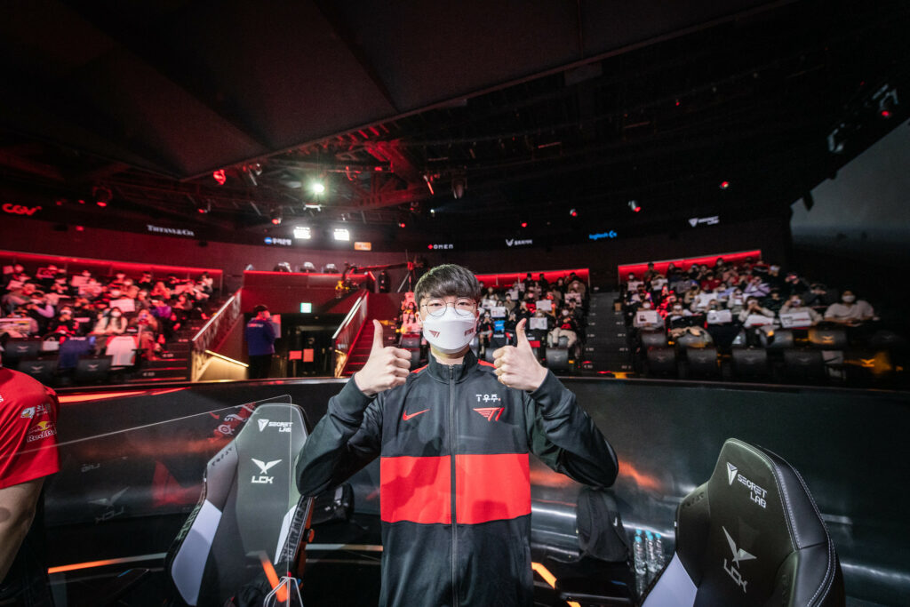 Faker: 9 năm, 72 vị tướng và một ngọn lửa khát khao chưa bao giờ tắt