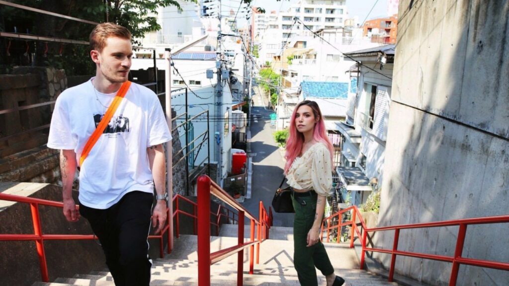 PewDiePie cùng gia đình sang Nhật bằng chuyên cơ riêng, chi hơn 1,8 tỷ VNĐ/chuyến vì không muốn thú cưng chịu khổ pewdiepie
