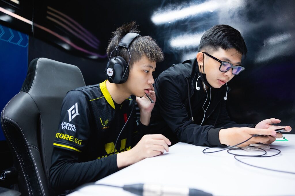 AIC 2022: Saigon Phantom chính thức dừng chân đầy tiếc nuối, trách nghiệm cao cả đè nặng lên vai Team Flash, V Gaming