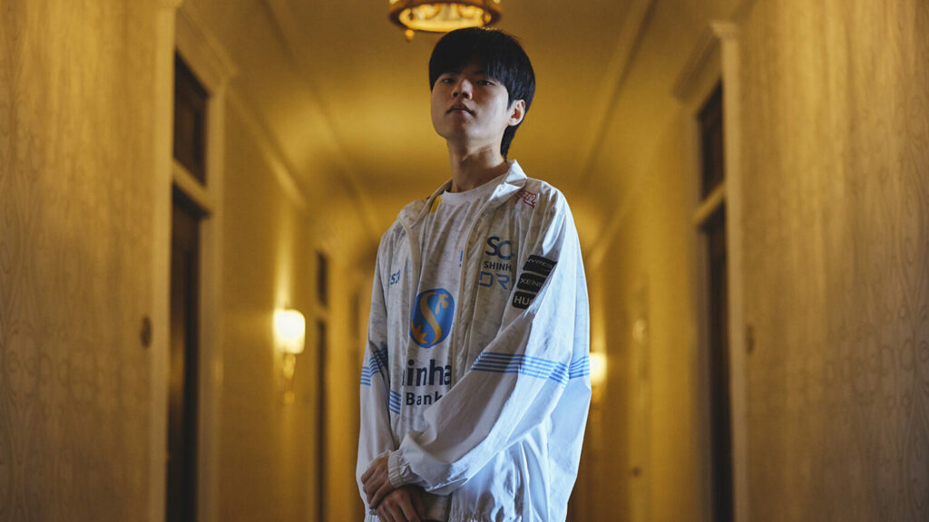 Lựa chọn của Faker khiến cho Deft phải 'tương tàn' với người đồng đội cũ của mình