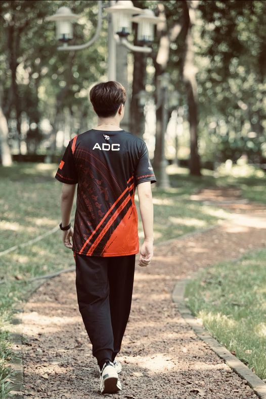 Liên Quân Mobile: ADC chính thức giải nghệ trong màu áo Team Flash