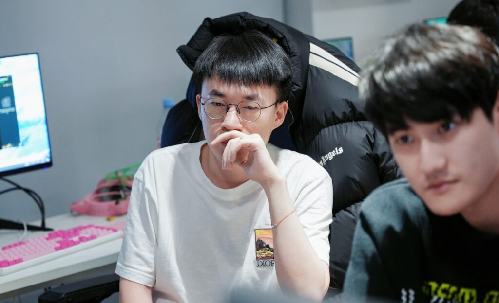 LPL Mùa Xuân 2023: RNG 'chìm sâu' ở nửa dưới BXH, nhà ĐKVĐ chỉ còn là cái tên trong quá khứ?