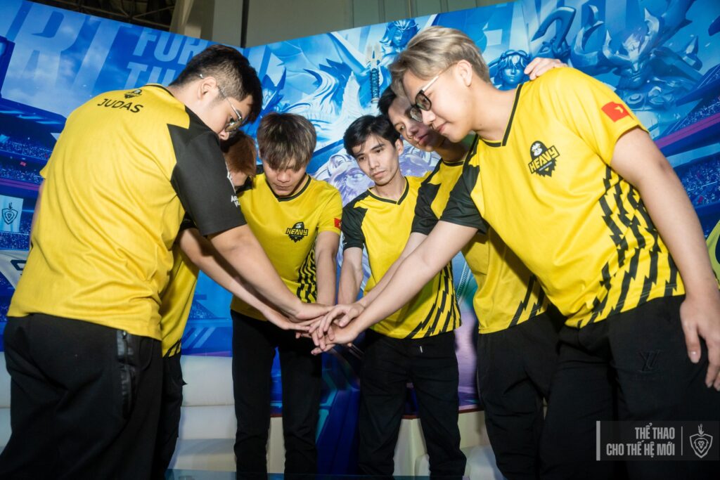 Playoff Saigon Phantom - HEAVY: Đại chiến nhà vua và kẻ thách thức ngôi vị