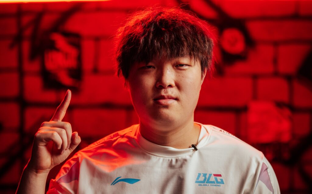 MSI 2023: Chiến thắng giòn giã ở nhánh thua, BLG Bin tự tin 'săn' Zeus