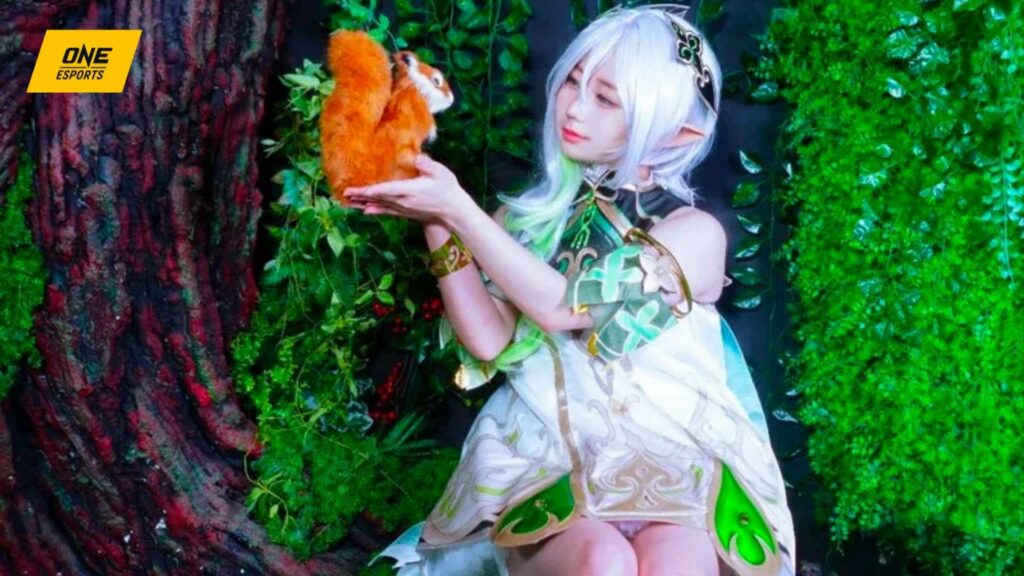 Genshin Impact Cosplay: Chiêm ngưỡng Thảo Thần Nahida cực thơ mộng cùng cô nàng Hyobi