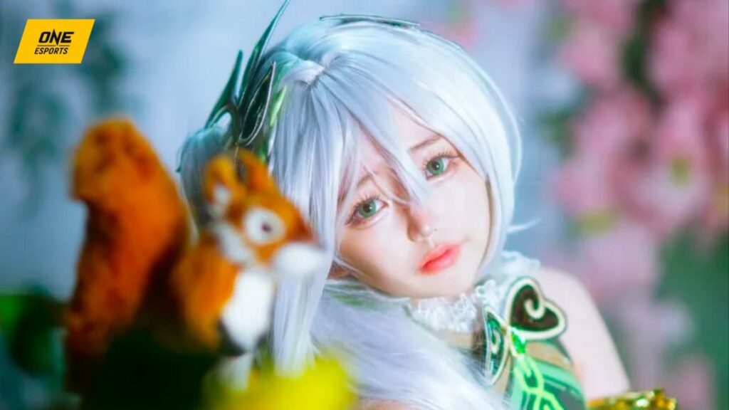 Genshin Impact Cosplay: Chiêm ngưỡng Thảo Thần Nahida cực thơ mộng cùng cô nàng Hyobi