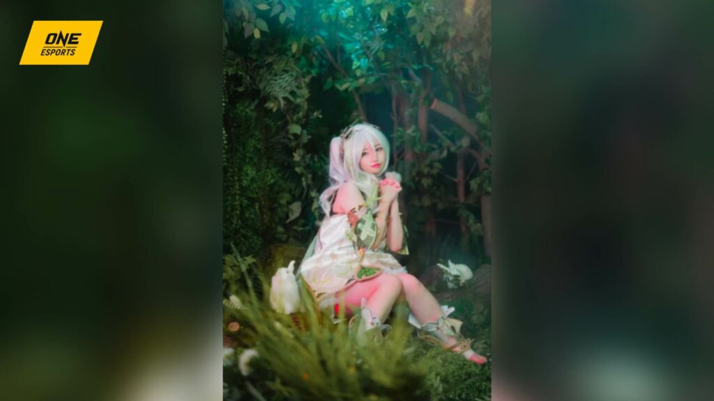 Genshin Impact Cosplay: Chiêm ngưỡng Thảo Thần Nahida cực thơ mộng cùng cô nàng Hyobi