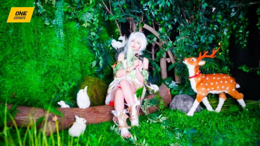 Genshin Impact Cosplay: Chiêm ngưỡng Thảo Thần Nahida cực thơ mộng cùng cô nàng Hyobi