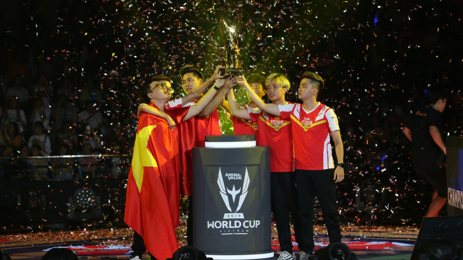 AWC 2019: Các thành viên Team Flash nghẹn ngào ngày Việt Nam vô địch ...