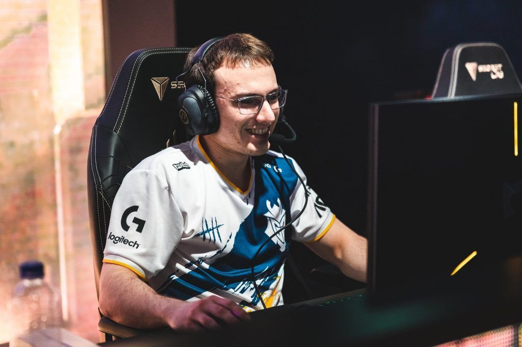 Perkz chán nản khi nói về tình cảnh hiện tại của Akali