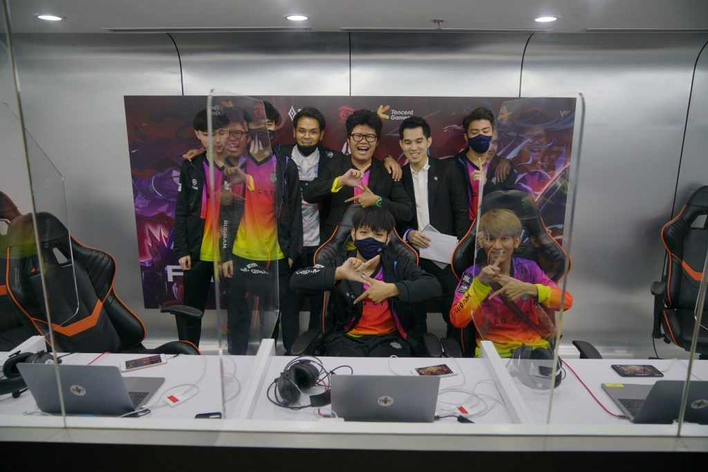 APL 2020 - Bán kết: Flash Wolves cùng Bruriram sẽ đại chiến trong trận chung kết