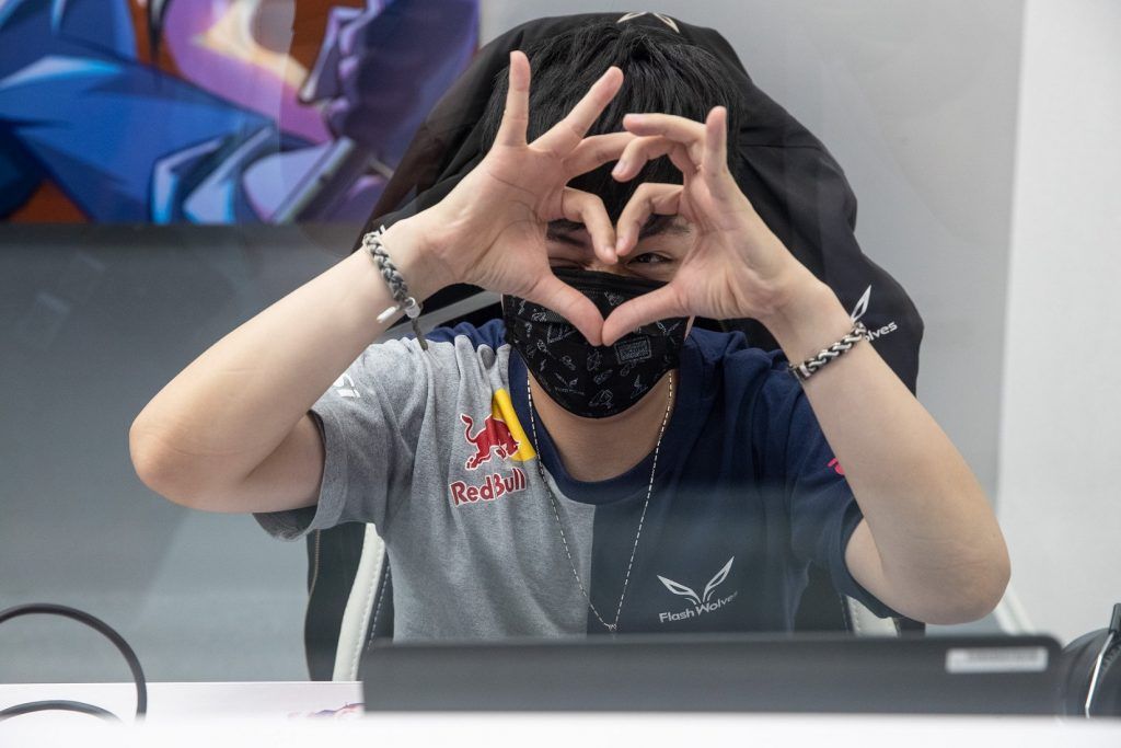 APL 2020 - Bán kết: Flash Wolves cùng Bruriram sẽ đại chiến trong trận chung kết