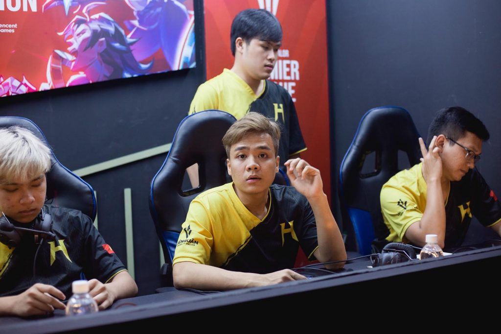 ĐTDV Mùa Đông 2020: HLV Gấu sẽ làm gì với một Team Flash 'không Gấu'?